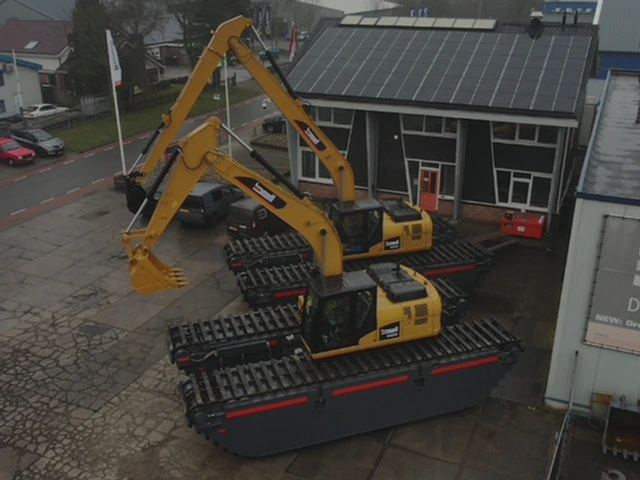 Bell Amphibious Excavator 200