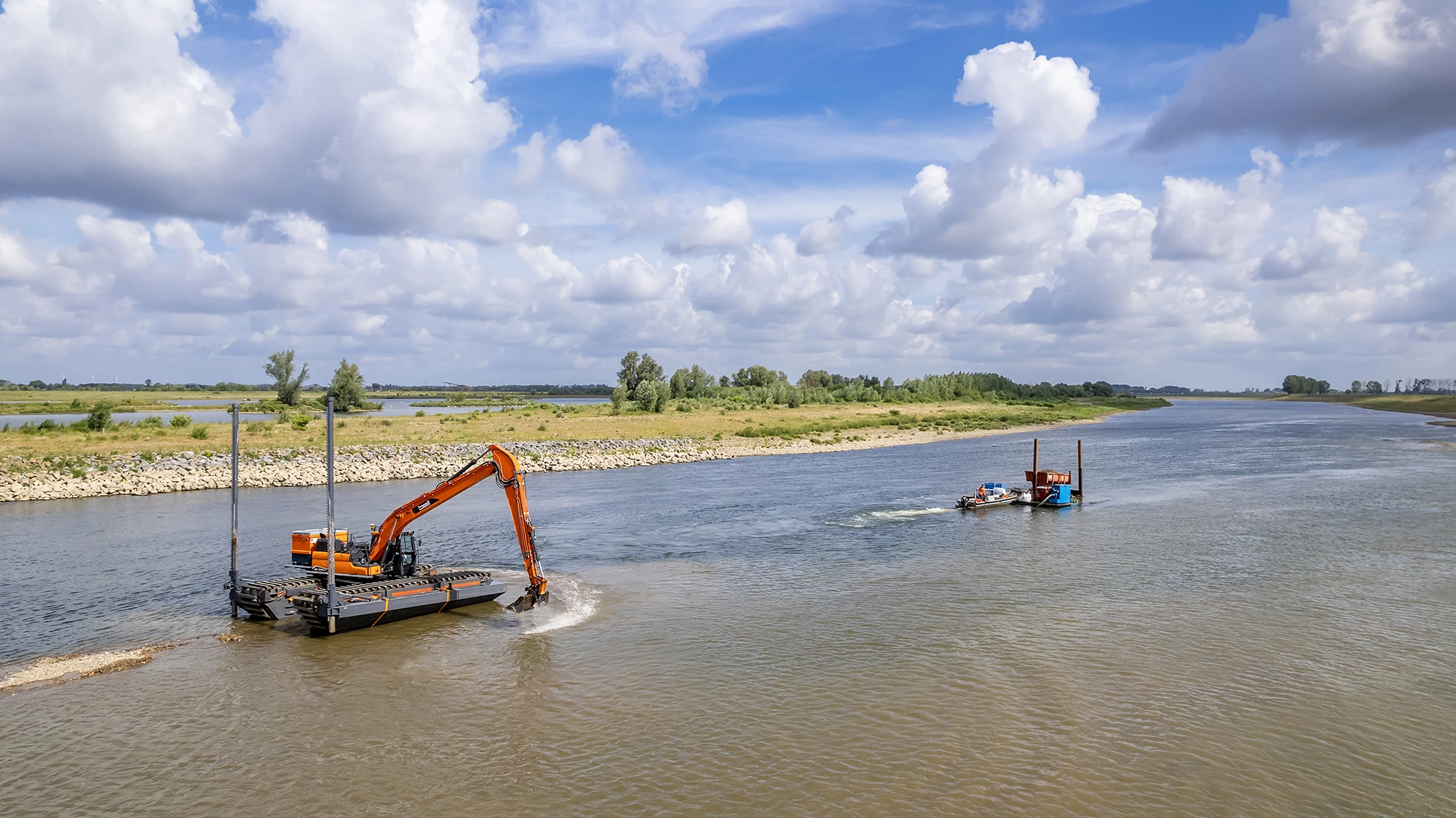 Bell Dredging Pumps Bell Amphibious excavator